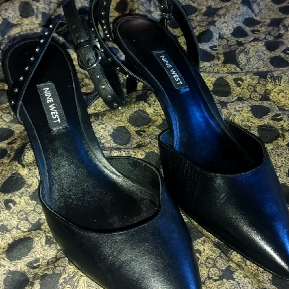 Nine West Size 8 Black Studded Kitten Heel